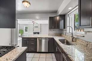 627 E Davis St, Arlington Heights, IL 60005 - Photo 6