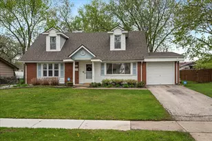 575 Jamison Ln, Hoffman Estates, IL 60169 - Photo 2