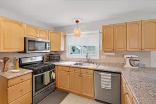 575 Jamison Ln, Hoffman Estates, IL 60169 - Photo 8