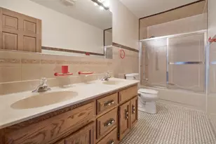 1274 Biscayne Dr, Elk Grove Village, IL 60007 - Photo 30