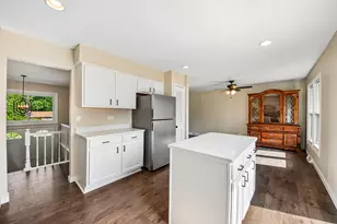 420 Justine Ave, Bolingbrook, IL 60440 - Photo 8