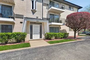 4929 W 87th St, Oak Lawn, IL 60453 - Photo 2