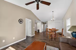 696 Vine St, Hampshire, IL 60140 - Photo 6