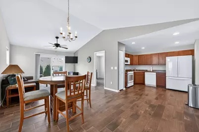 696 Vine Street, Hampshire, IL 60140 - Photo 2