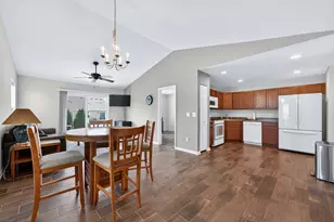 696 Vine St, Hampshire, IL 60140 - Photo 2