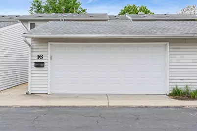 16 Wintergreen Court, Woodridge, IL 60517 - Photo 4