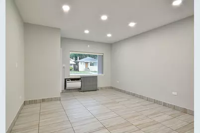 6811 W Higgins Avenue #B, Chicago, IL 60656 - Photo 8