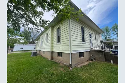409 E Everett Street, Marion, IL 62959 - Photo 6