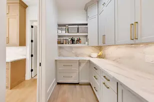 910 Allmen Ave, Hinsdale, IL 60521 - Photo 14
