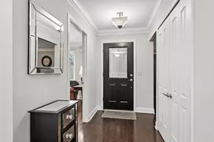 659 N Walden Dr, Palatine, IL 60067 - Photo 2