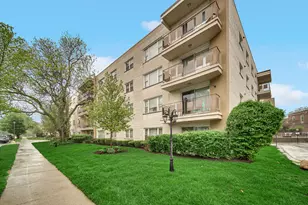 8210 Elmwood St, Skokie, IL 60077 - Photo 2
