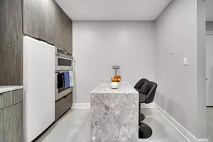 8210 Elmwood St, Skokie, IL 60077 - Photo 10