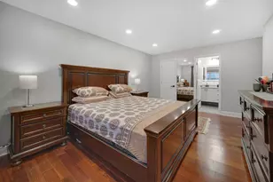 8210 Elmwood St, Skokie, IL 60077 - Photo 12