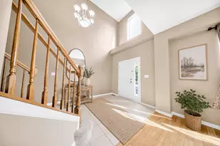 1249 Mallard Ln, Hoffman Estates, IL 60192 - Photo 2