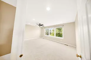 1249 Mallard Ln, Hoffman Estates, IL 60192 - Photo 16
