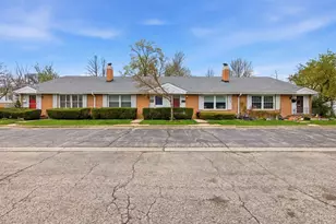 3 Robin Hood Ln, Northfield, IL 60093 - Photo 2