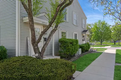 1171 Bunker Hill Court #D, Wheaton, IL 60189 - Photo 2