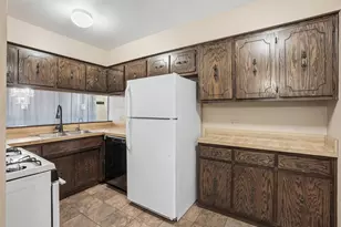 13615 Royal Ct, Crestwood, IL 60418 - Photo 10