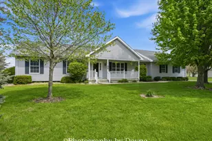370 W Seneca Ave, Bonfield, IL 60913 - Photo 2