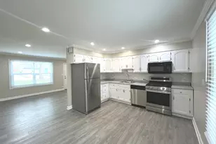206 Raupp Blvd, Buffalo Grove, IL 60089 - Photo 4