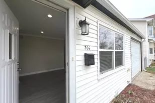 206 Raupp Blvd, Buffalo Grove, IL 60089 - Photo 2