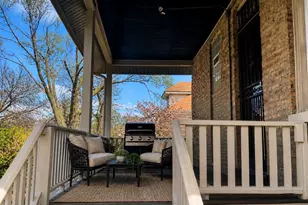 8042 S Bennett Ave, Chicago, IL 60617 - Photo 22