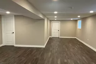 8042 S Bennett Ave, Chicago, IL 60617 - Photo 18