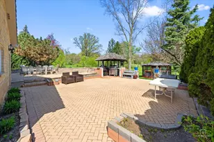 822 Coventry Ln, Oak Brook, IL 60523 - Photo 18