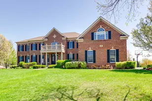 18 Tournament Dr N, Hawthorn Woods, IL 60047 - Photo 2