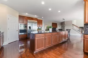 18 Tournament Dr N, Hawthorn Woods, IL 60047 - Photo 26