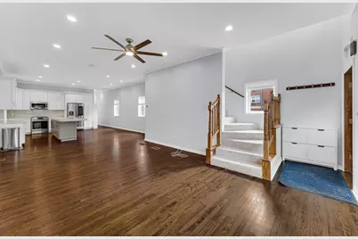 1915 Dewey Avenue, Evanston, IL 60201 - Photo 4
