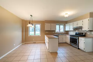 761 Cynthia Dr, Lake Holiday, IL 60548 - Photo 6