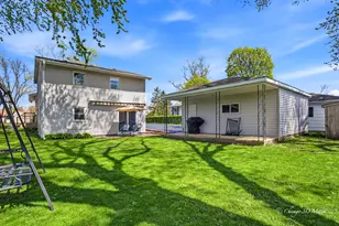 2207 Kirchoff Rd, Rolling Meadows, IL 60008 - Photo 4