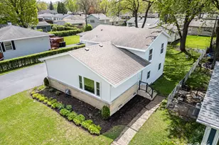 2207 Kirchoff Rd, Rolling Meadows, IL 60008 - Photo 24