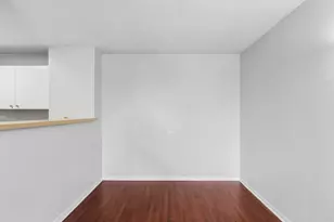 5550 Astor Ln, Rolling Meadows, IL 60008 - Photo 6