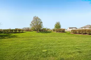 2986 Langston Cir, Saint Charles, IL 60175 - Photo 22