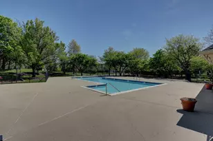 18 Meadow Ct, Schaumburg, IL 60193 - Photo 26