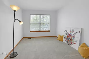 18 Meadow Ct, Schaumburg, IL 60193 - Photo 18