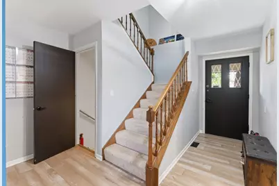 670 Versailles Circle #D, Elk Grove Village, IL 60007 - Photo 4