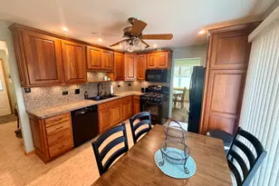 14221 Kilbourne Ave, Crestwood, IL 60418 - Photo 4