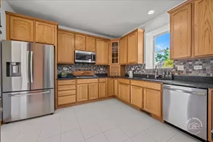 2812 Plante Rd, North Aurora, IL 60542 - Photo 8