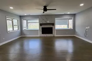 88 Gromer Rd, Elgin, IL 60120 - Photo 8