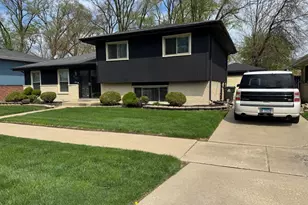 520 E 146th St, Dolton, IL 60419 - Photo 2