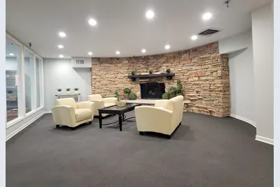 250 W Parliament Place #307, Mount Prospect, IL 60056 - Photo 2
