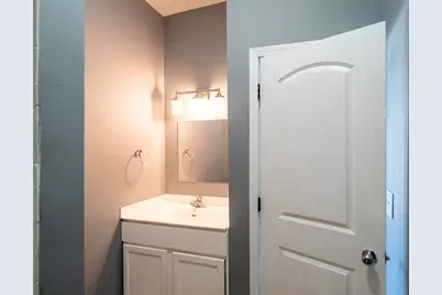 902 W Grove Street, Bloomington, IL 61701 - Photo 10