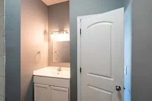 902 W Grove St, Bloomington, IL 61701 - Photo 10