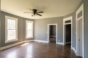 902 W Grove St, Bloomington, IL 61701 - Photo 16