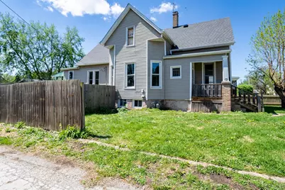 902 W Grove Street, Bloomington, IL 61701 - Photo 2
