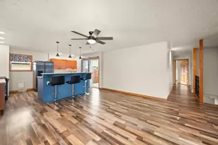 1605 Longwood Dr, Sycamore, IL 60178 - Photo 8