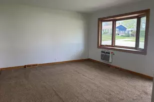 506 Parkside Dr, Sycamore, IL 60178 - Photo 14